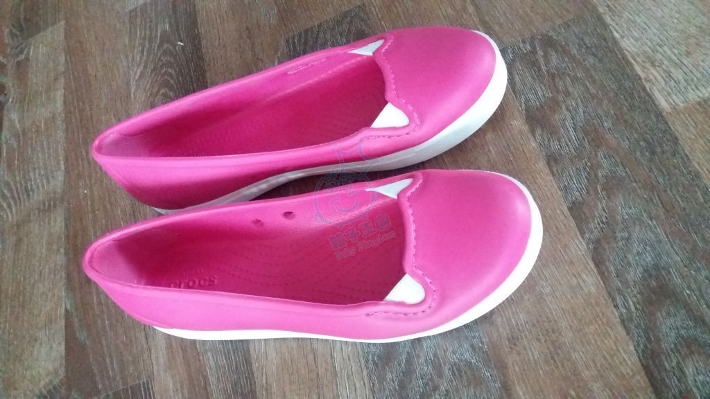 w5 crocs size