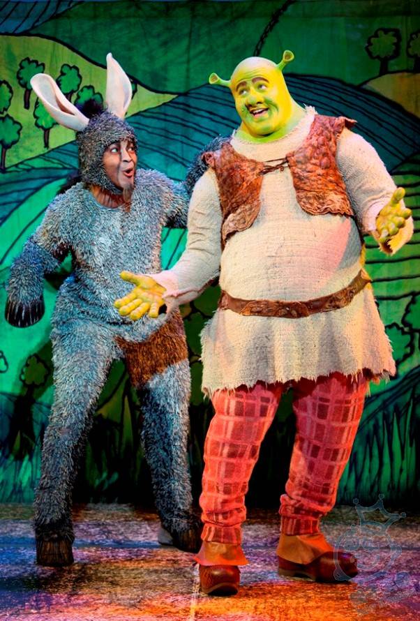 Travel_Song_with_Jeremy_Gaston_as_Donkey_and_Perry_Sook_as_Shrek_L_vR.JPG